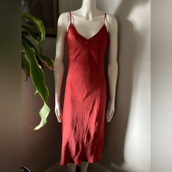 Wilfred Dresses & Skirts - Coral Wilfred simple dress